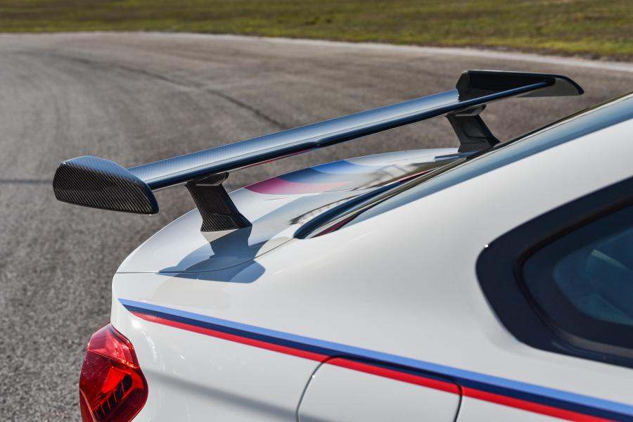 Детали экстерьера BMW M4 Coupe DTM Champion Edition 2017 года  (ZA) (фото 14 из 40)